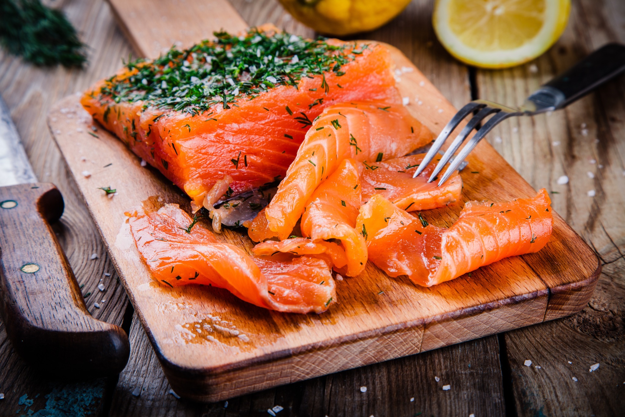 Lachs serviert